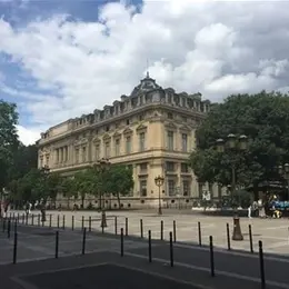 Visite guidée : Le tribunal de commerce et la juridiction consulaire (R.C.S, présidents, greffiers, juges...)