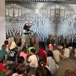 Visite guidée Mission Guerre et Paix : les collections à hauteur d'enfants