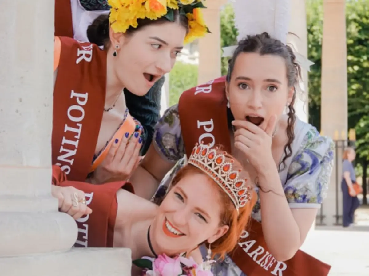 Visite Guidée Montmartre est une fête, paillettes et pénombre