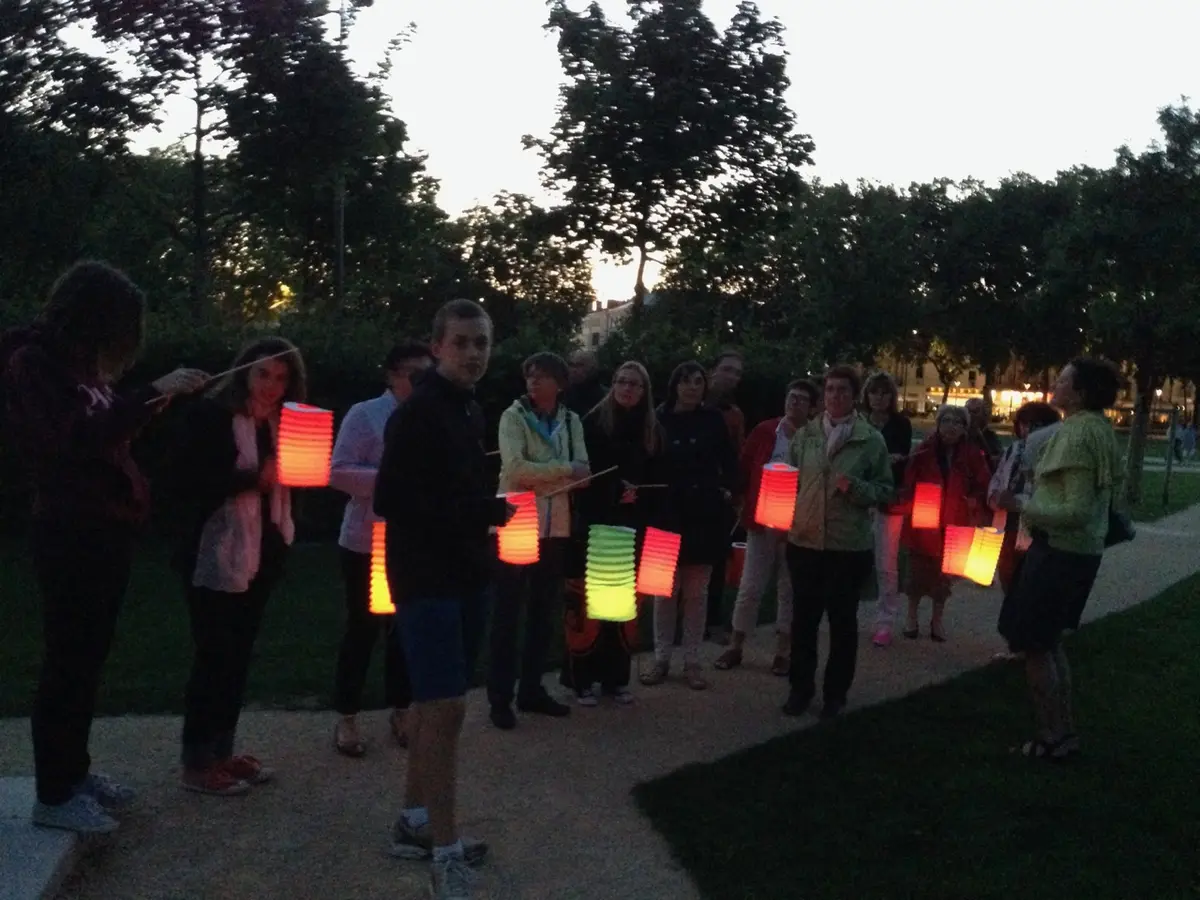 Visite guidée nocturne Balade aux lampions à Niort