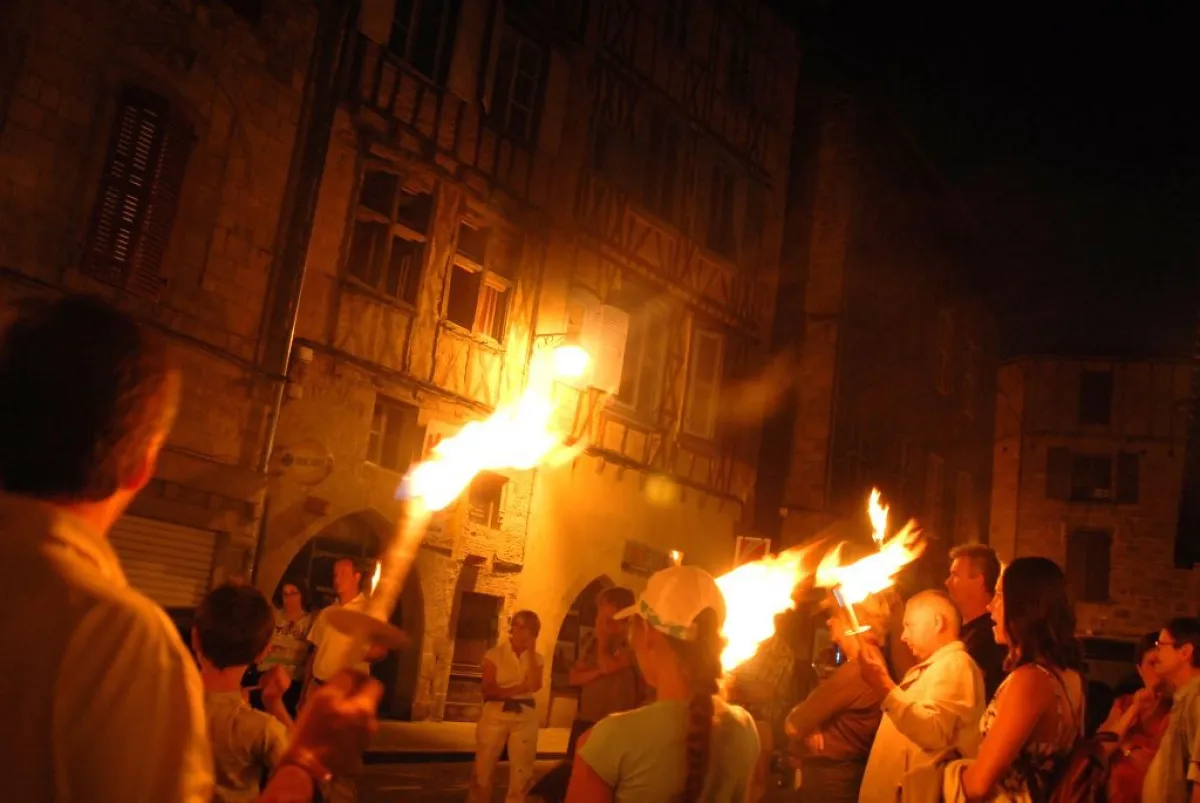 Visite Guidée Nocturne de Figeac Balade nocturne au Moyen Âge