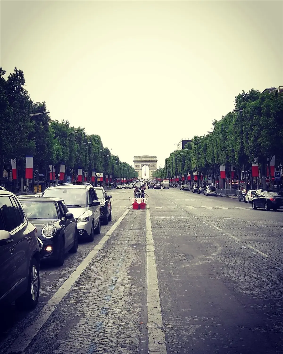 Visite Guidée : Petite balade vespérale aux Champs Elysées