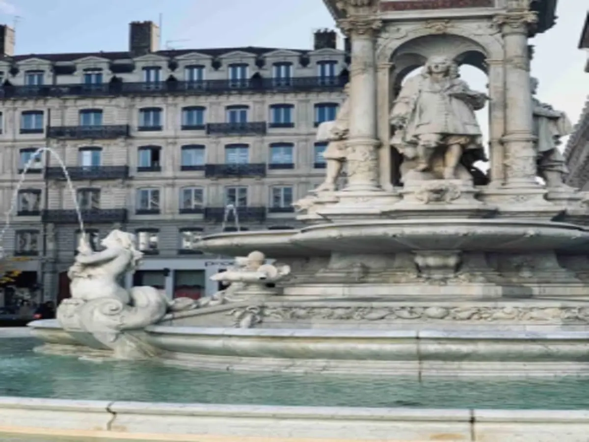 Visite guidée privative de la Presqu'île de Lyon (69)