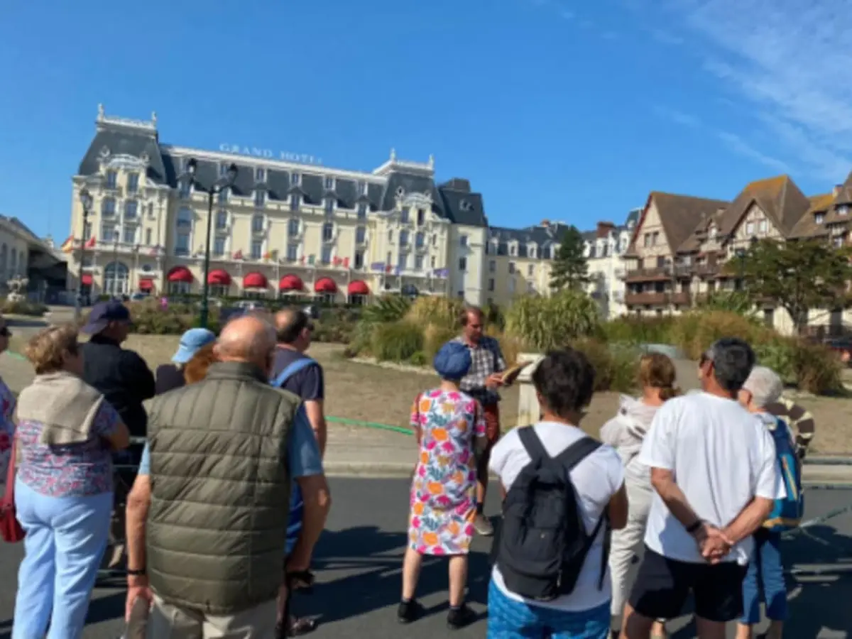 Visite guidée privée de Cabourg (14)