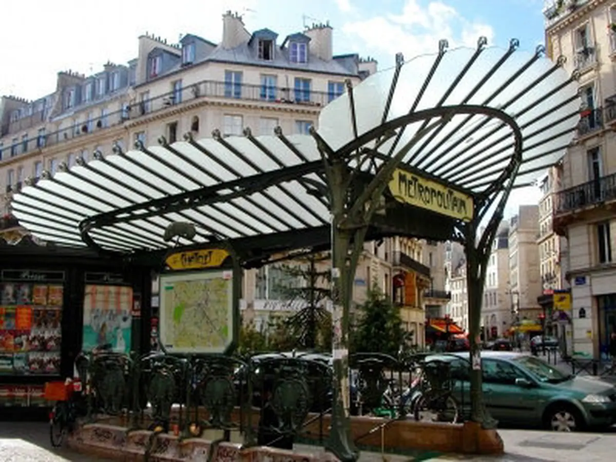 Visite guidée surprenante du Métropolitain