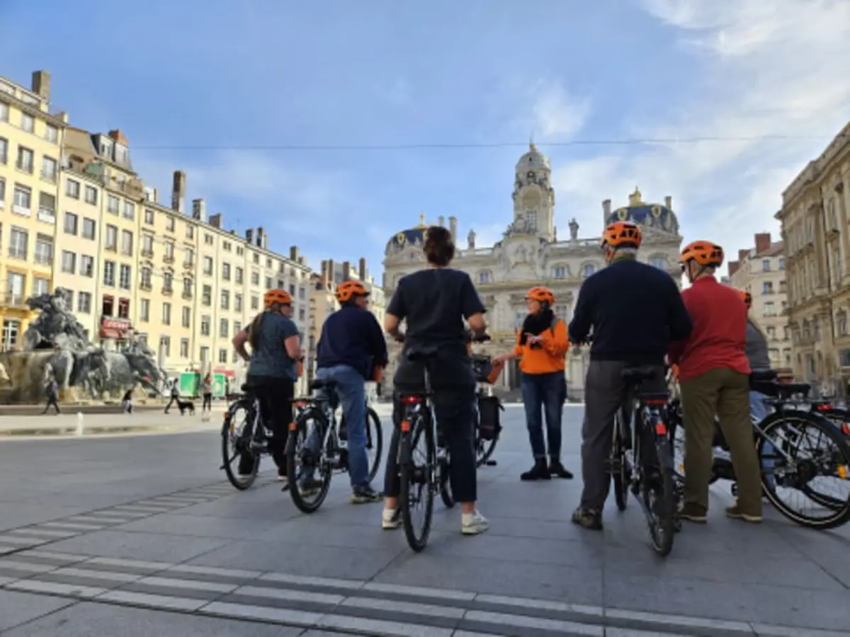 Visite guidée Tour des Canuts à vélo électrique à Lyon (69)