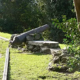Visite Le vieux fort de Hendaye à travers ses vestiges