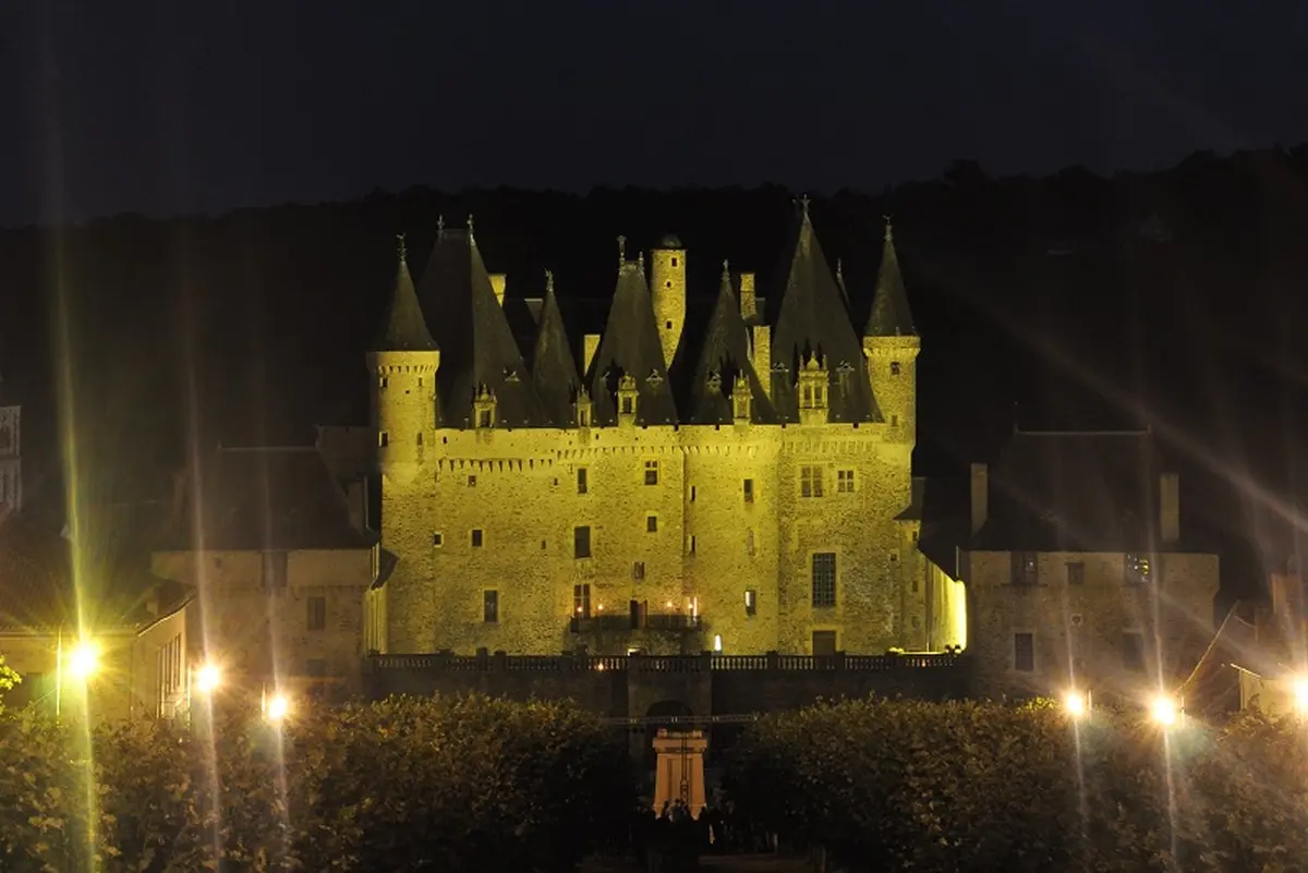 Visite nocturne/ Kaamelott II à Jumilhac - Château en fête