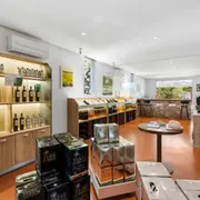 Visite sensitive au Vinotarium à Rousset (13)