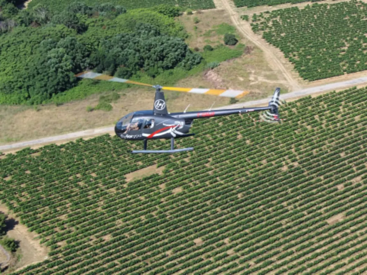 Vol en hélicoptère au-dessus de Bordeaux Sud (33)