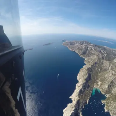 Offrez-vous un vol en hélicoptère au-dessus de Marseille