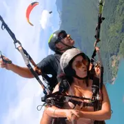Vol en Parapente au-dessus du lac d'Annecy (74)