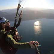 Vol en parapente au-dessus du lac du Bourget (73)