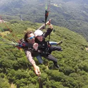 Vol en parapente dans le ciel de La Chambre (73)