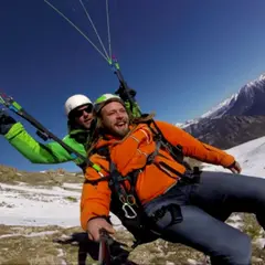 Vol en parapente en hiver à Serre Chevalier (05)