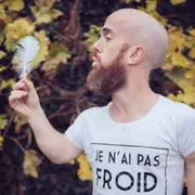 Voler prend deux L - Compagnie du tout vivant