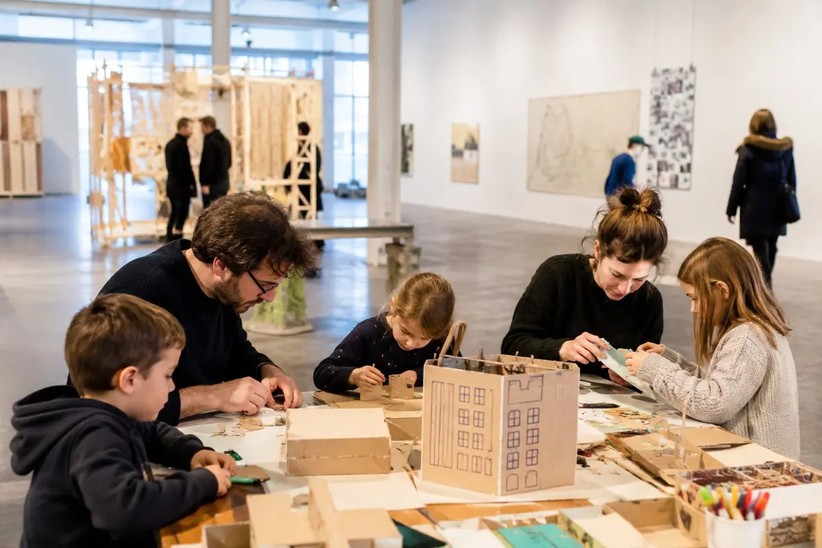 Vos enfants trouvent les expos ennuyeuses ? Celle-ci leur propose de tout réinventer