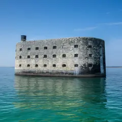 Vous aimez Fort Boyard ? Voici 10 forts maritimes spectaculaires à visiter en France