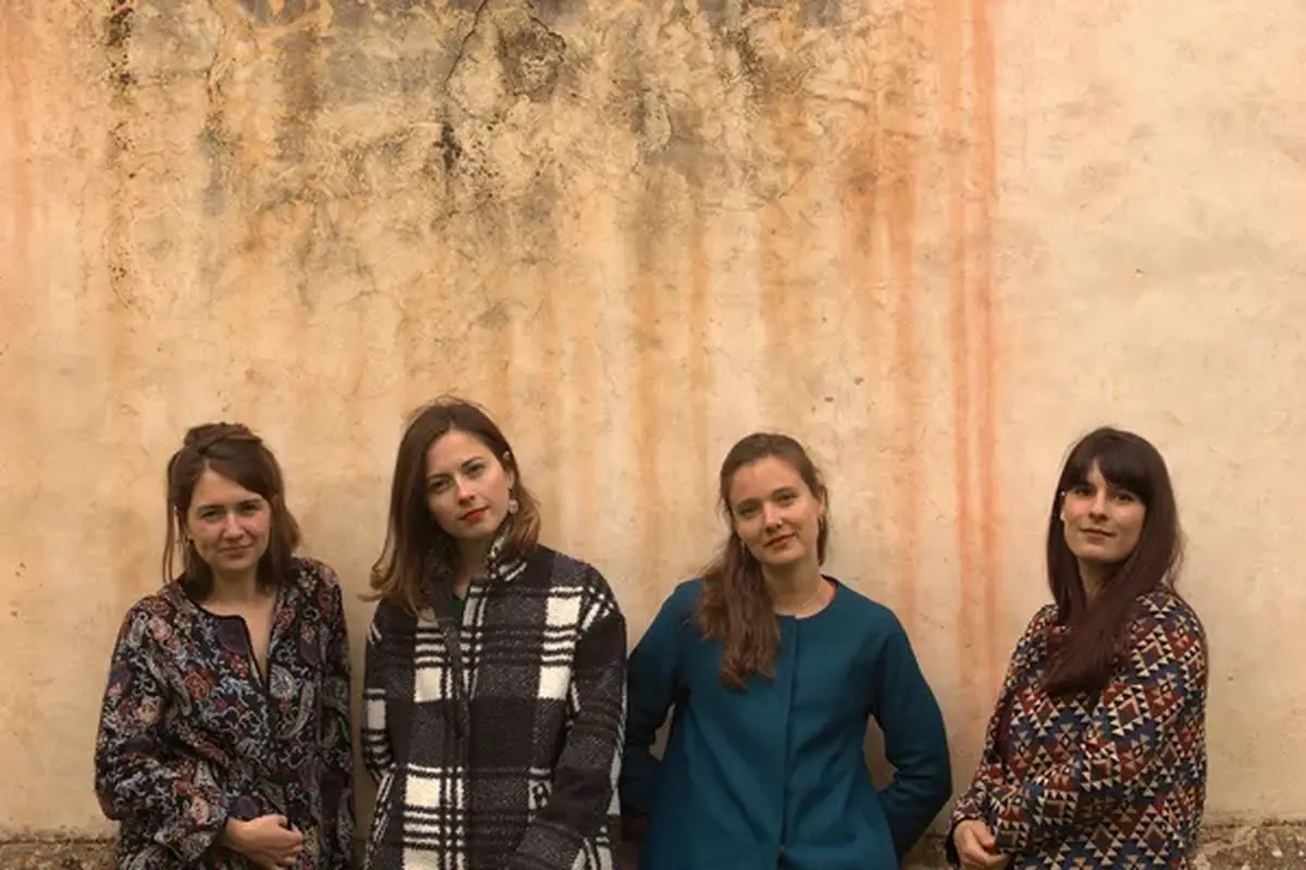 Vous avez dit « Brunettes » ? Les Kapsber’girls