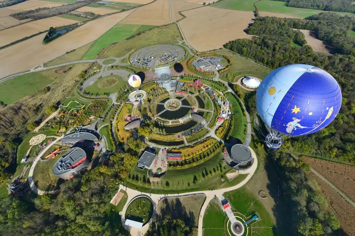 Vu d'en-haut, on voit très bien la forme circulaire du parc