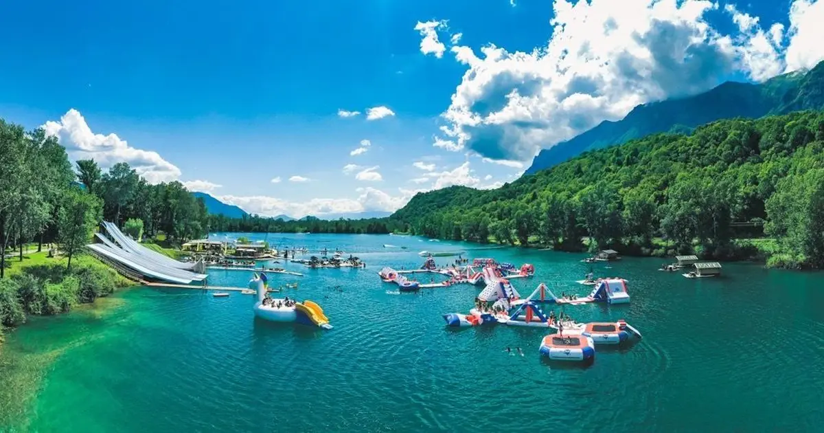 WAM Park Savoie de Montailleur : la glisse avec les Alpes en toile de fond