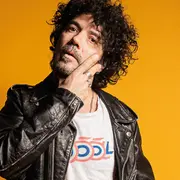 Yarol Poupaud  + THE MESMAEKERS