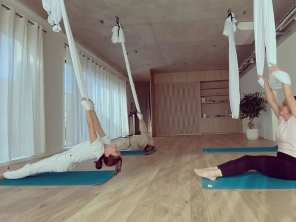 Yoga aérien spécial femme enceinte à Firminy (42)