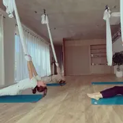 Yoga aérien spécial femme enceinte à Firminy (42)