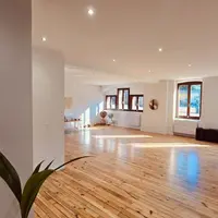 Un espace lumineux pour votre pratique du yoga DR