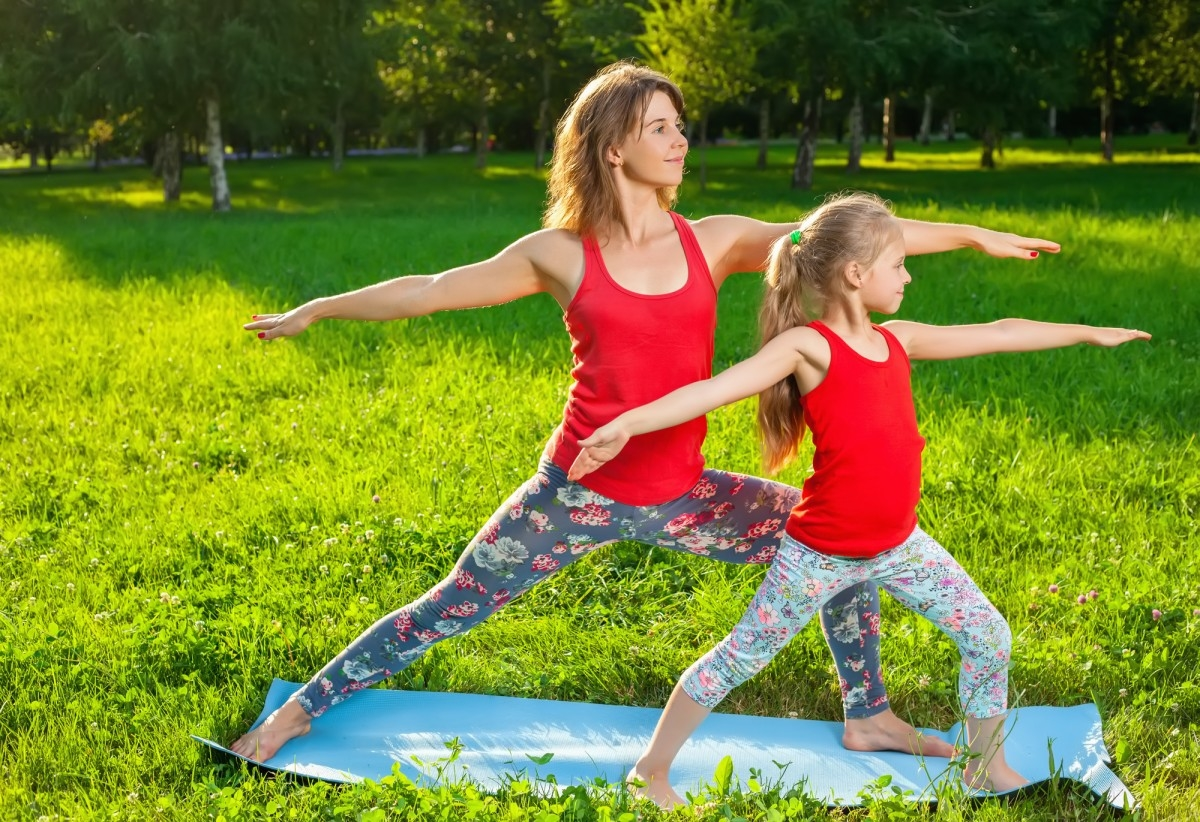 Yoga duo parent / enfant à la ferme